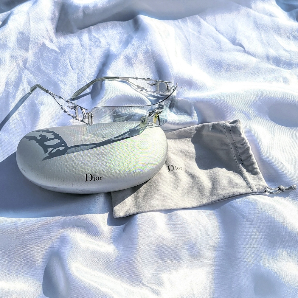 🔥SOLD DIOR FIRE SUNGLASSES IN BABY BLUE🔥